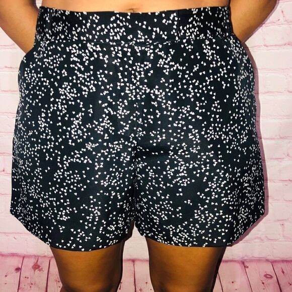 Leifsdottir Loveburst Heart Print Shorts - Picture 2 of 7